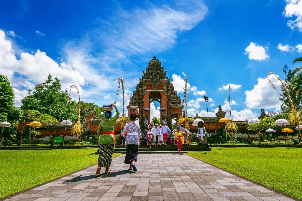 What Language is Spoken in Bali? - Benidorm Al Dia